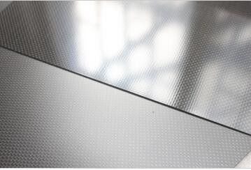 Lekka waga i wysoka wytrzymałość 600 * 600mm 3K Plain Matte Carbon Fiber Sheet